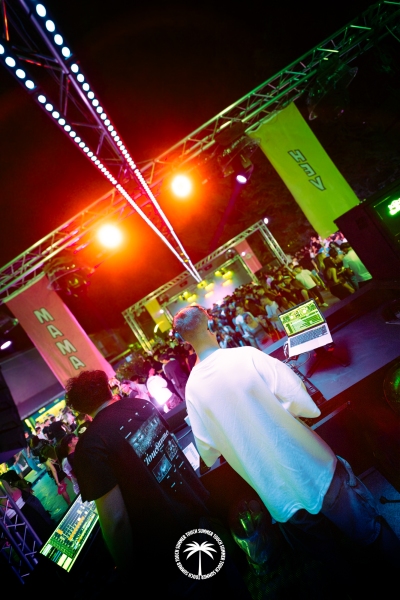 01.08-TOUCH-SUMMER-41-di-101