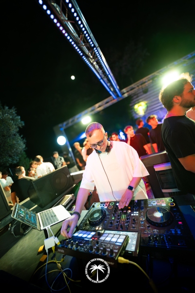 01.08-TOUCH-SUMMER-_9-di-101